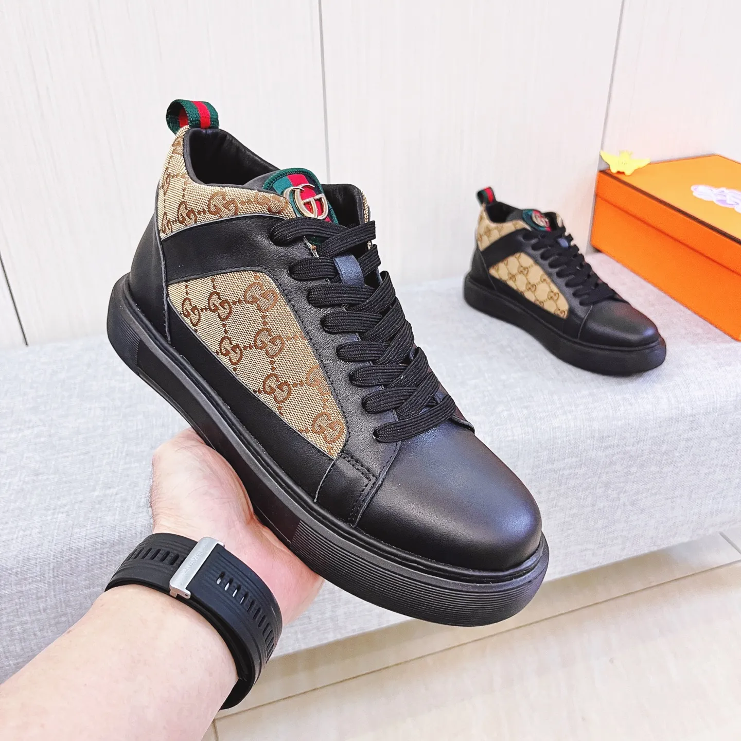 🚘🚘Factory batch 460💰[LV]🔥Louis Vuitton, a high-end men's shoe brand, official website 1:1 latest masterpiece: the upper is made of first-layer cowhide imported from Italy with a comfortable and breathable lining➕original non-slip and wear-resistant outsole🔥, making walking more convenient and comfortable! An exclusive new model, a stunning work, a beautiful 1:1 replica [color] compared to the official quality! Create a fashionable personality to set off your uniqueness! A must-have for trendy men! Classic 🔥Size: 38-44 Color: 🔥 2⃣️colors available🔥.